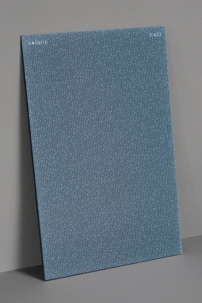 Mistig blauw gekleurd zonnepaneel E-622 | Solarix